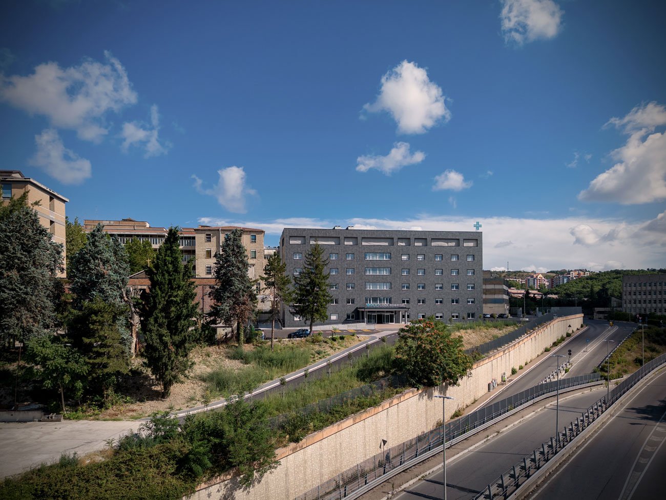 La clinica Policura Hospital di Potenza, sede chirurgica del Dr. Giuseppe Di Napoli